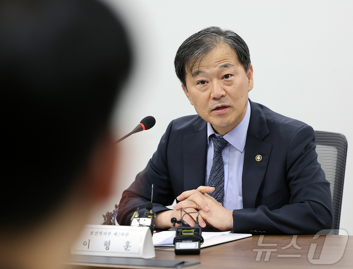 (서울=뉴스1) 김진환 기자 = 이형훈 보건복지부 제2차관이 21일 오후 서울 중구 서울역 T타워에서 열린 수련협의체 제4차 회의에서 모두발언을 하고 있다. 2025.8.21/뉴스 …