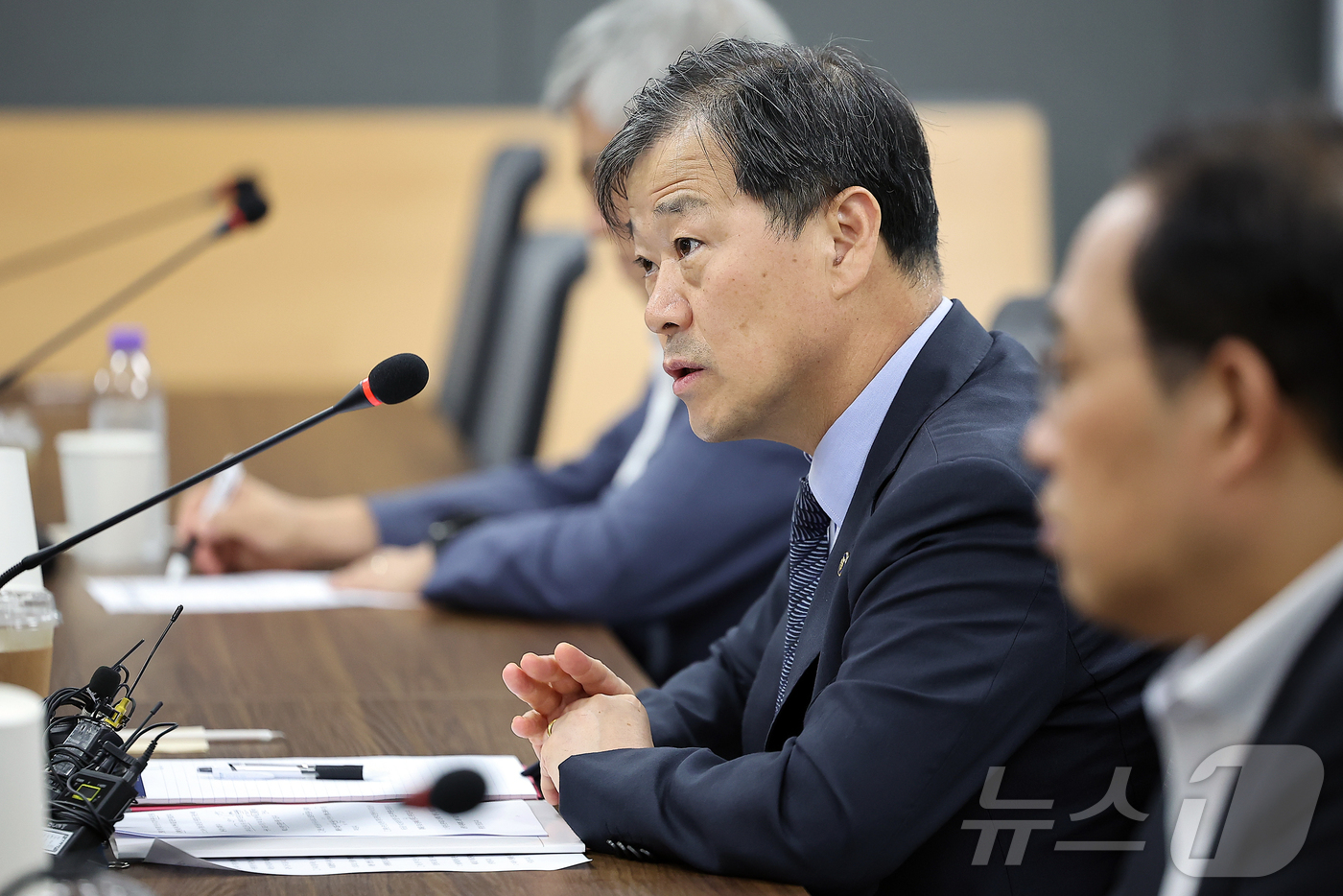 (서울=뉴스1) 김진환 기자 = 이형훈 보건복지부 제2차관이 21일 오후 서울 중구 서울역 T타워에서 열린 수련협의체 제4차 회의에서 모두발언을 하고 있다. 2025.8.21/뉴스 …