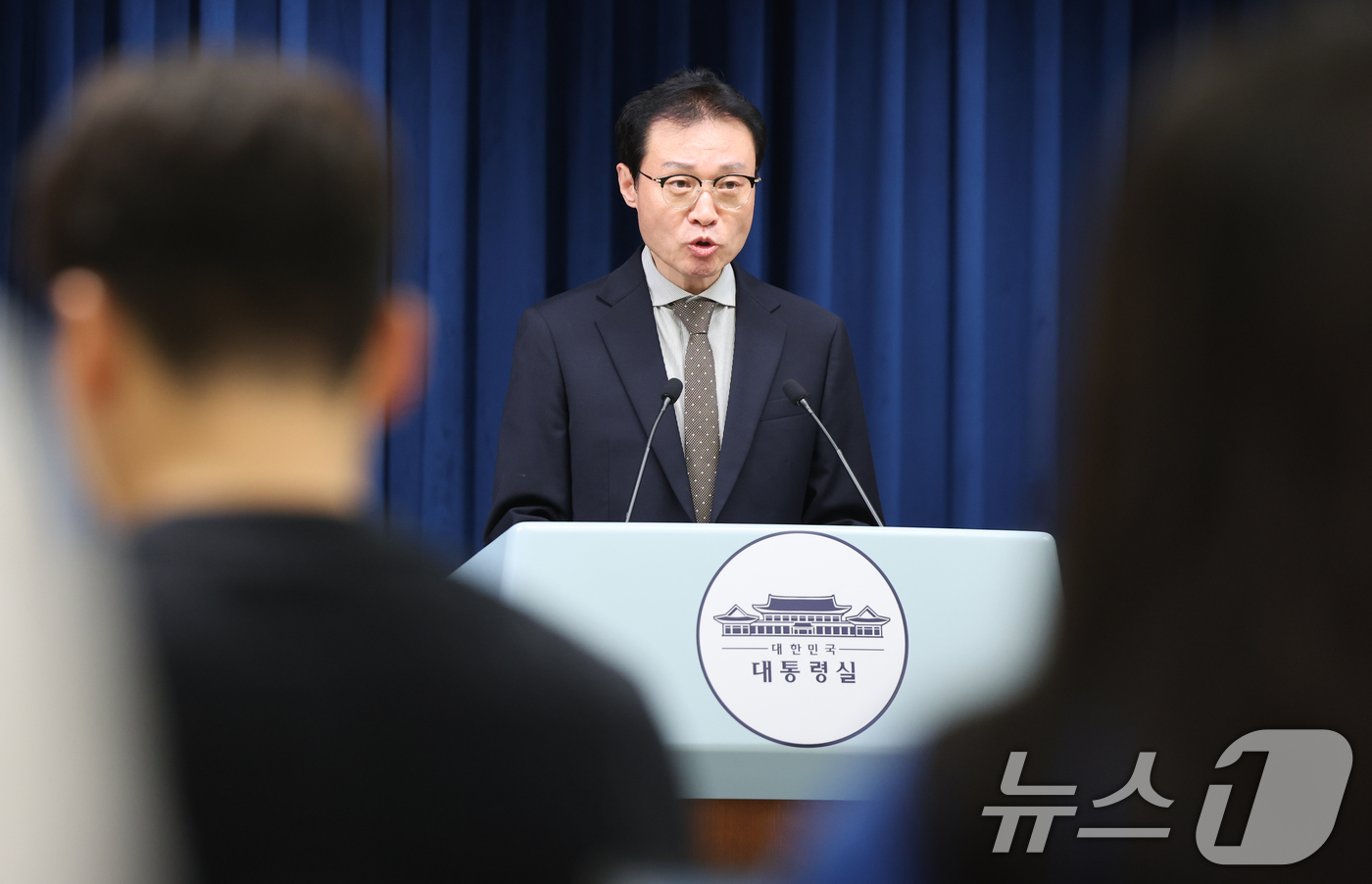 (서울=뉴스1) 허경 기자 = 이규연 홍보소통수석이 21일 서울 용산 대통령실 청사에서 대통령 주재 수석보좌관 회의 관련 브리핑을 하고 있다. 2025.8.21/뉴스1