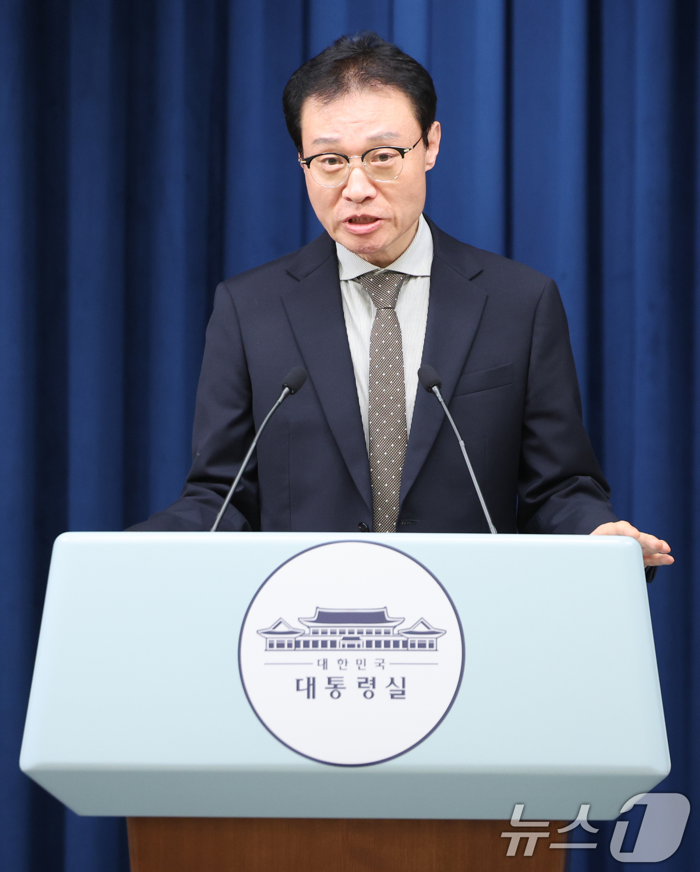 (서울=뉴스1) 허경 기자 = 이규연 홍보소통수석이 21일 서울 용산 대통령실 청사에서 대통령 주재 수석보좌관 회의 관련 브리핑을 하고 있다. 2025.8.21/뉴스1