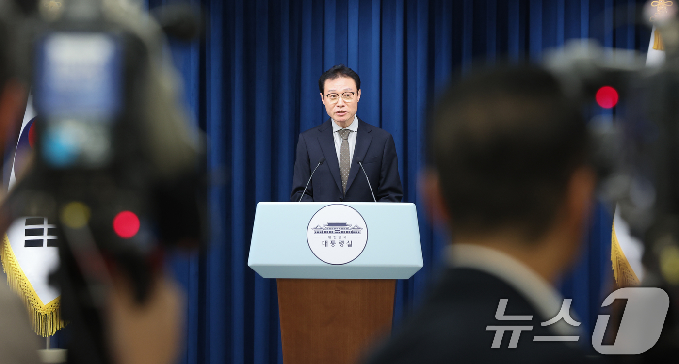 (서울=뉴스1) 허경 기자 = 이규연 홍보소통수석이 21일 서울 용산 대통령실 청사에서 대통령 주재 수석보좌관 회의 관련 브리핑을 하고 있다. 2025.8.21/뉴스1