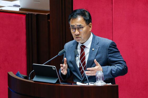 EBS법 필리버스터…野 "임기 남은 사장 해임하는 건 위헌"(종합)