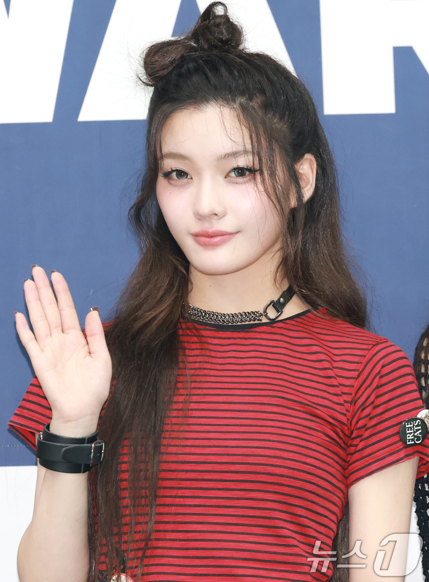 (서울=뉴스1) 권현진 기자 = 아일릿 이로하가 21일 오후 서울 송파구 잠실 실내체육관에서 열린 '2025 케이 월드 드림 어워즈( K-WORLD DREAM AWARDS 2025 …