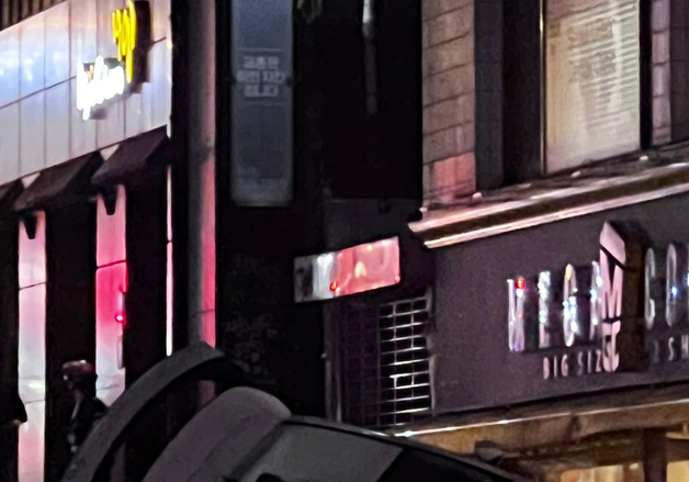 서울 마포 골목서 택시 돌진…운전자·보행자 3명 경상