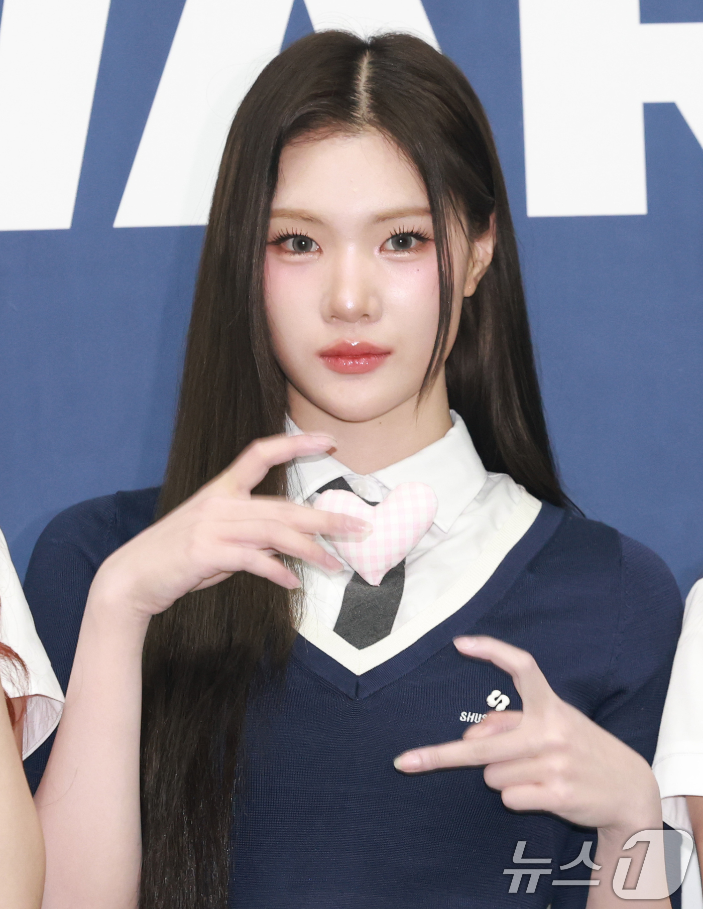 (서울=뉴스1) 권현진 기자 = 그룹 하츠투하츠 주은이 21일 오후 서울 송파구 잠실 실내체육관에서 열린 '2025 케이 월드 드림 어워즈( K-WORLD DREAM AWARDS …