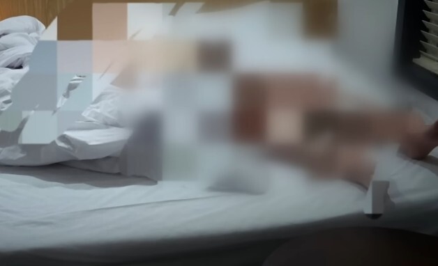 여친과 편의점 갔다 왔더니 호텔 침대에 웬 '알몸남'