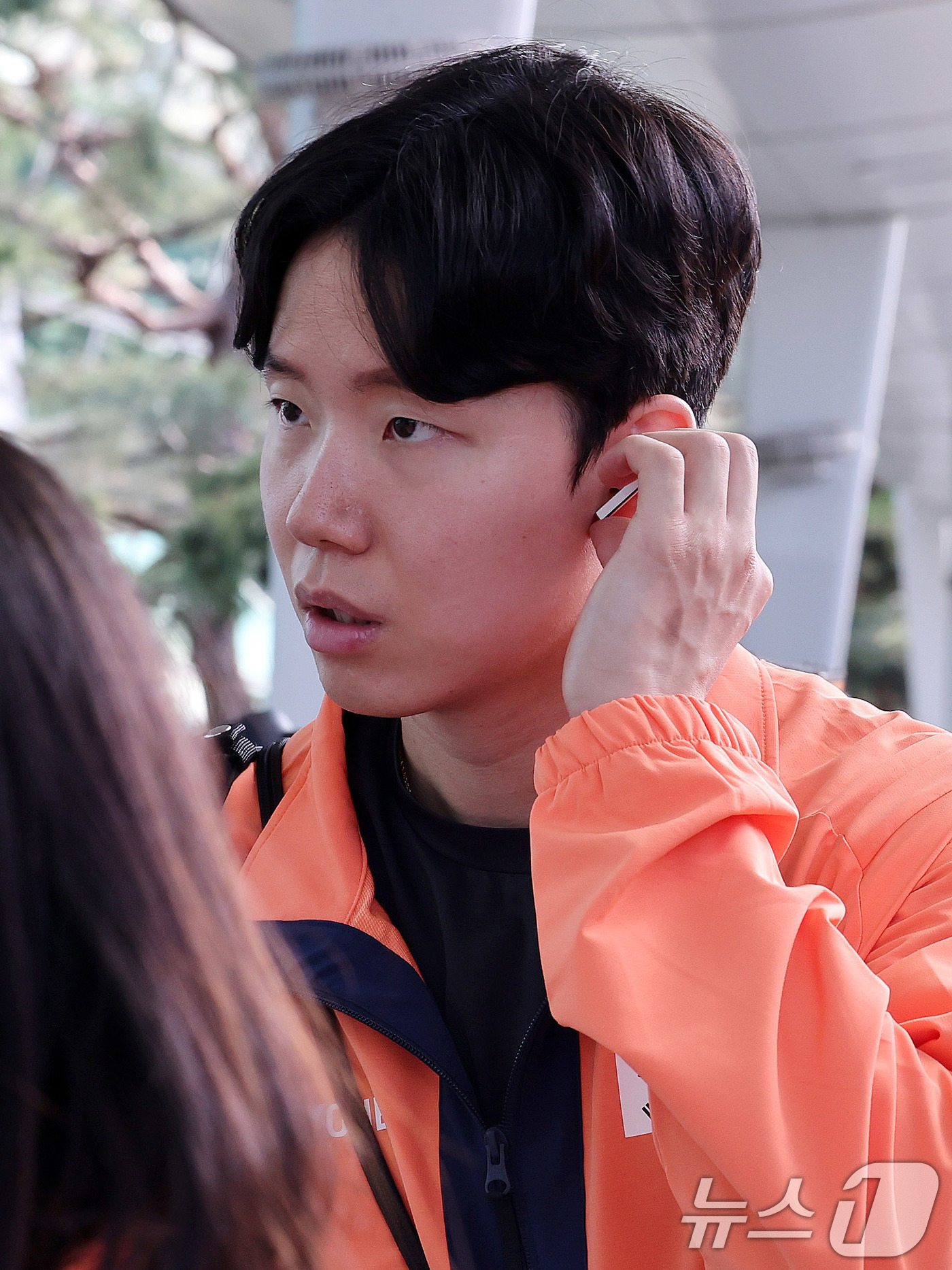 (인천공항=뉴스1) 박지혜 기자 = 배드민턴 국가대표 서승재가 22일 인천국제공항 1터미널을 통해 2025 세계선수권대회가 열리는 프랑스 파리로 출국하고 있다.대회는 오는 25일부 …