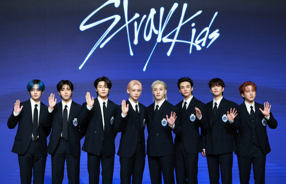 컴백 앞둔 스트레이 키즈, '오디너리'·'에이트' 10억 스트리밍 돌파