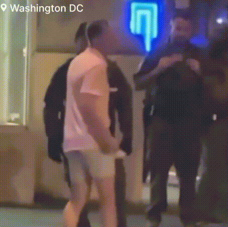 본문 이미지 - 션 찰스 던이 연방 요원을 향해 샌드위치를 던지는 장면이 온라인상에 확산했다. (출처 소셜미디어 X 아이디 @SANDWICHonsol_)