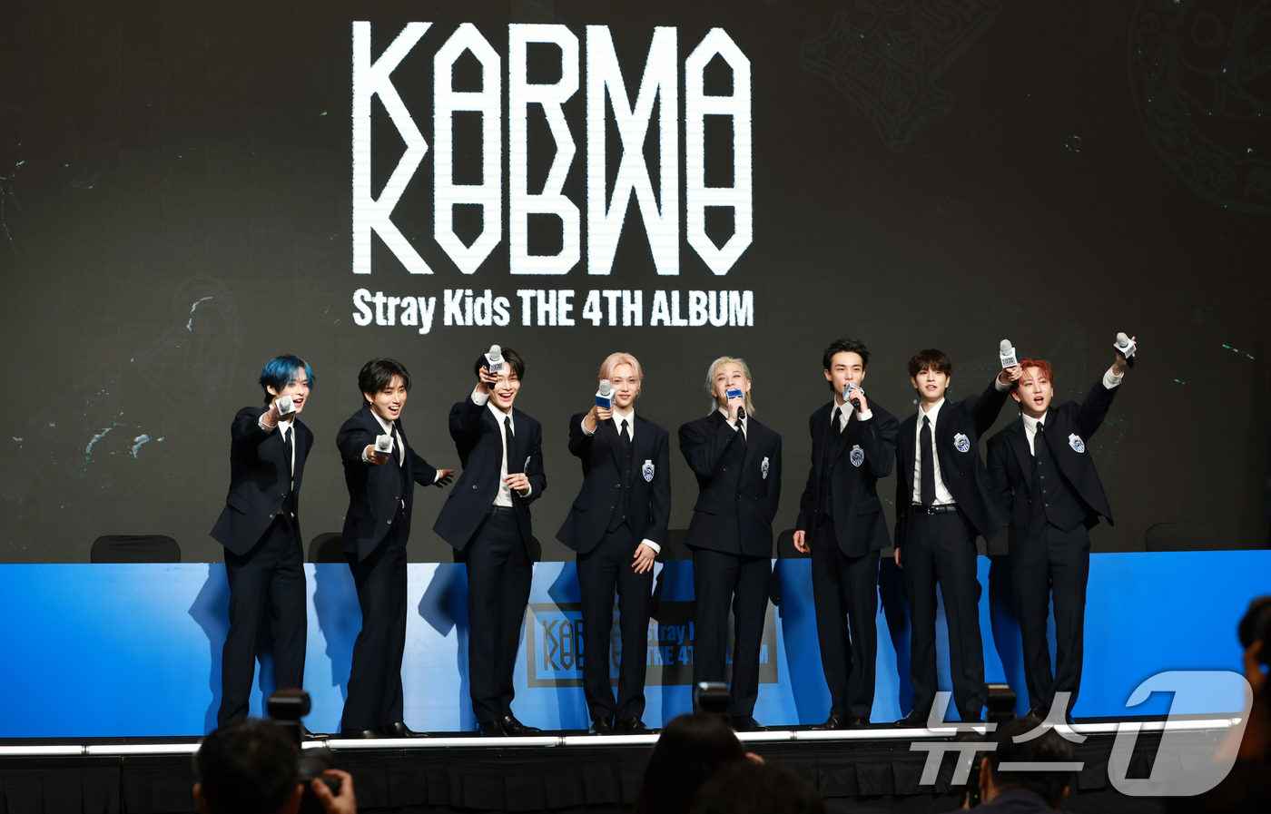 (서울=뉴스1) 권현진 기자 = 스트레이 키즈(Stray Kids) 리노(왼쪽부터)와 한, 아이엔, 필릭스, 방찬, 현진, 승민, 창빈이 22일 오전 서울 영등포구 콘래드호텔에서 …