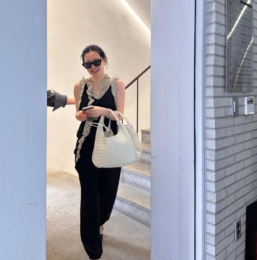 본문 이미지 - 배우 이영애 인스타그램