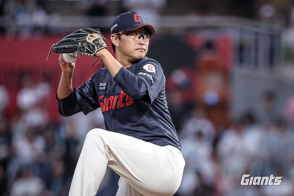 본문 이미지 - 롯데 자이언츠 투수 박세웅은 22일 열린 KBO리그 창원 NC 다이노스전에서 5⅔이닝 6실점&#40;1자책&#41;으로 패전을 기록했다. &#40;롯데 자이언츠 제공&#41;