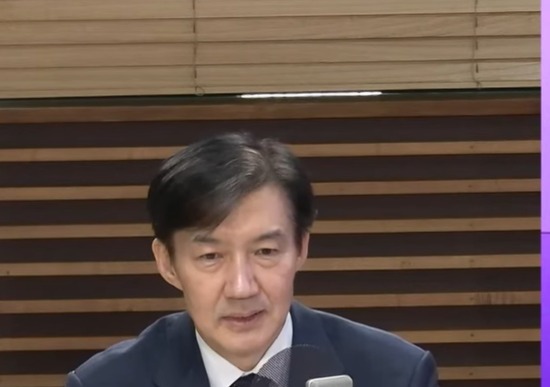 조국 "尹 음주상태서 국정, 취했을 땐 金이 대신…합당? 열려 있다, 국힘 없앨 것"