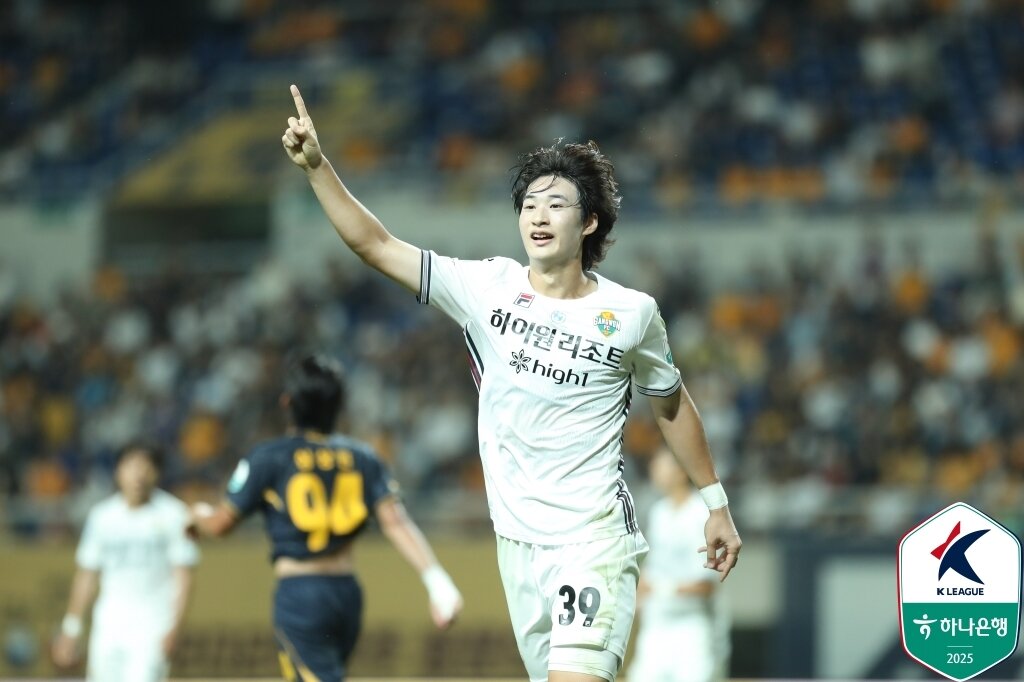 본문 이미지 -  강원 이지호(한국프로축구연맹 제공)