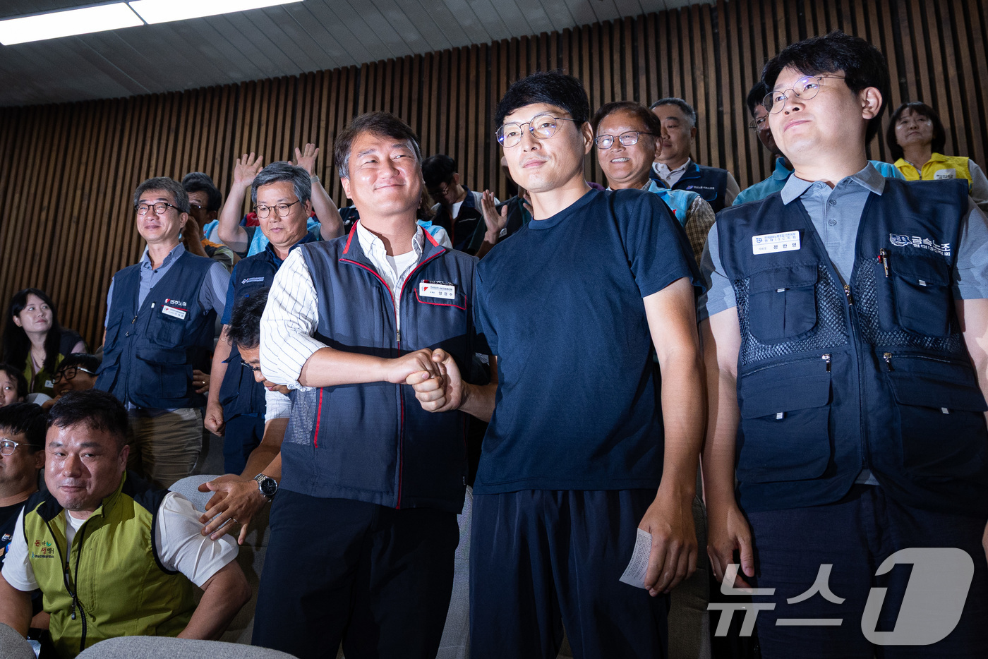 (서울=뉴스1) 유승관 기자 = 양경수 민주노총 위원장이 24일 서울 여의도 국회에서 열린 제428회 국회(임시회) 제2차 본회의에서 전국금속노조 유최안 거제통영고성 조선하청지회 …