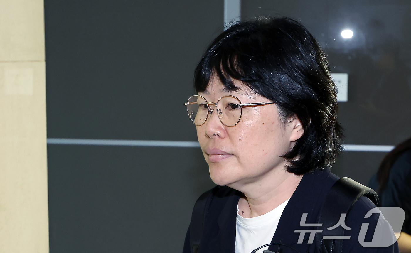 (서울=뉴스1) 박정호 기자 = 유재은 전 국방부 법무관리관이 24일 오후 서울 서초구 순직 해병 특검 사무실로 4차 소환 조사에 출석하고 있다. 2025.8.24/뉴스1