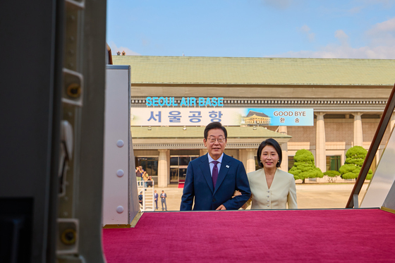 김 여사, 美 치매 전문 복지기관 방문…"한국 돌봄 현장에도 적용 노력"