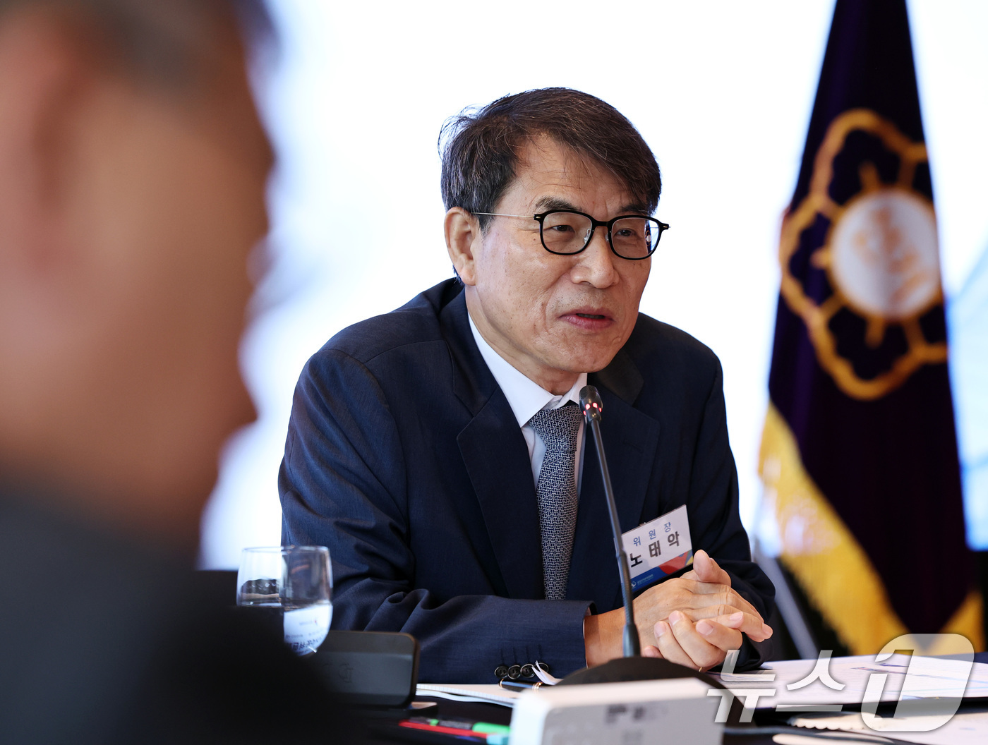 (서울=뉴스1) 구윤성 기자 = 노태악 중앙선거관리위원장이 25일 오전 서울 중구 웨스틴조선호텔에서 열린 제21대 대통령선거 결과 설명 및 선거자문위원회의에서 모두발언을 하고 있다 …