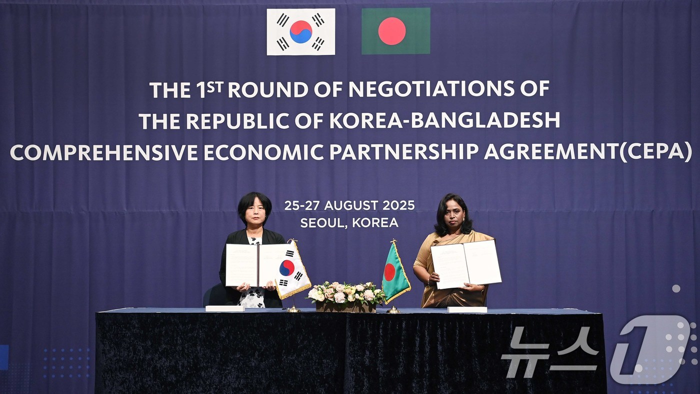 (서울=뉴스1) = 권혜진 산업통상자원부 자유무역협정관이 25일 서울 송파구 롯데호텔월드에서 열린 '한-방글라데시 포괄적경제동반자협정(CEPA) 제1차 협상'에서 아예사 아크터 방 …