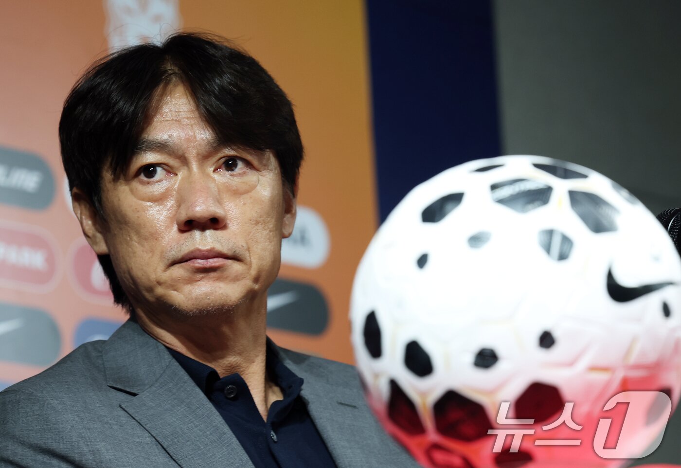 본문 이미지 - 홍명보 축구 국가대표팀 감독은 카스트로프가 현재 중원 자원들과는 다른 유형의 장점을 가졌다고 설명했다. ⓒ News1 오대일 기자