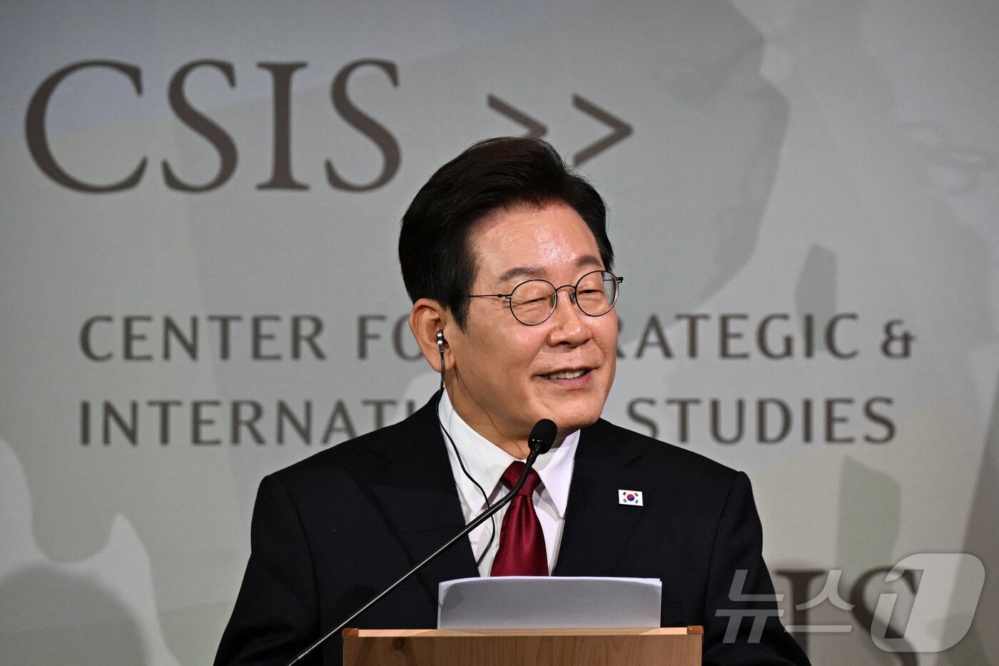 본문 이미지 - 이재명 대통령이 25일&#40;현지시간&#41; 미국 워싱턴 DC 전략국제문제연구소&#40;CSIS&#41;에서 연설을 하고 있다. ⓒ 로이터=뉴스1 ⓒ News1 신웅수 기자