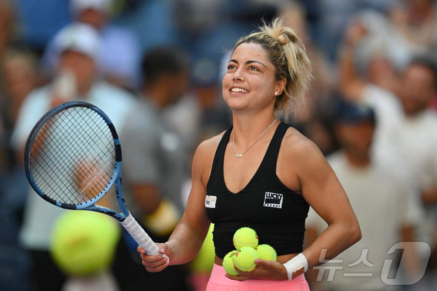 본문 이미지 - 레나타 사라수아가 26일(한국시간) 열린 US오픈 여자 단식 1회전에서 매디슨 키스에 2-1로 역전승했다. ⓒ AFP=뉴스1
