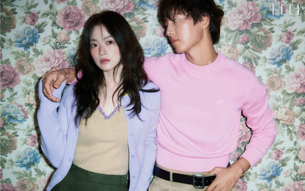 "더할나위 없이 좋았다"…송중기·천우희, 초밀착 커플 화보