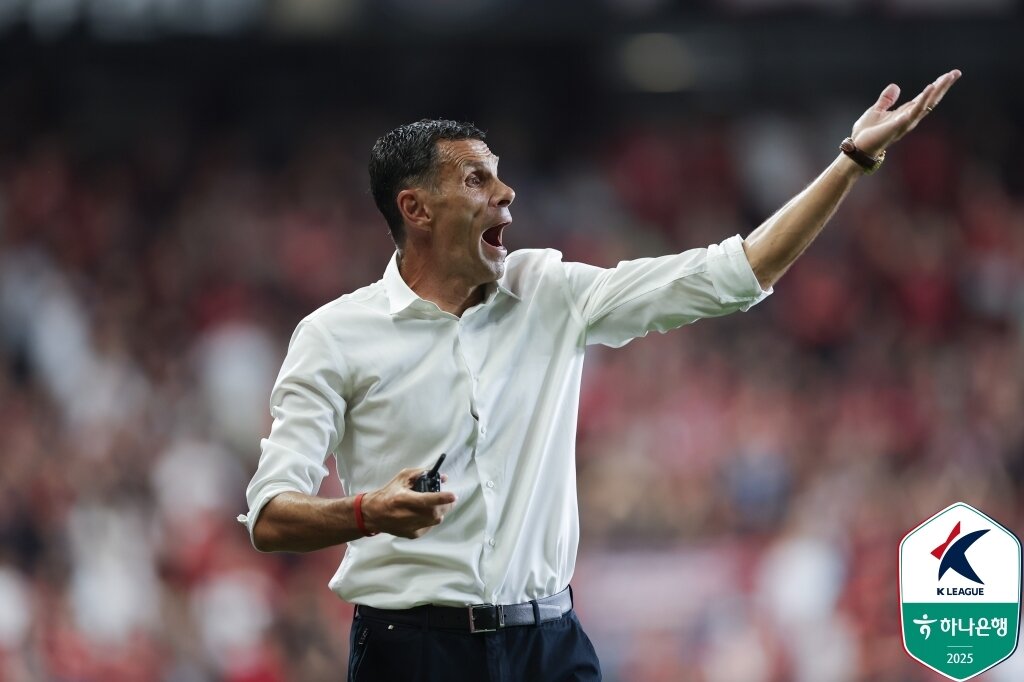 본문 이미지 - 거스 포옛 감독은 이 위기를 극복할 수 있을까. (한국프로축구연맹 제공)