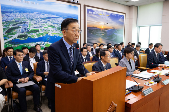 "여객기 참사로 부모 잃고 집까지 팔아야 하나"…여야 대책 마련 촉구