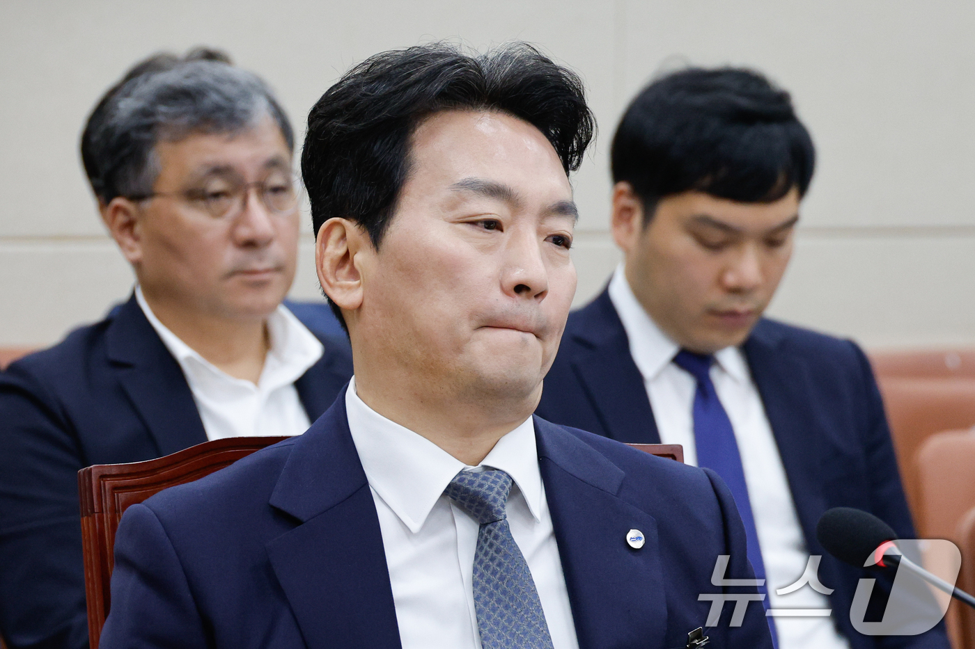 (서울=뉴스1) 안은나 기자 = 박장범 한국방송공사(KBS) 사장이 26일 서울 여의도 국회에서 열린 과학기술정보방송통신위원회 제428회국회(임시회) 제2차 전체회의에 출석해 의원 …