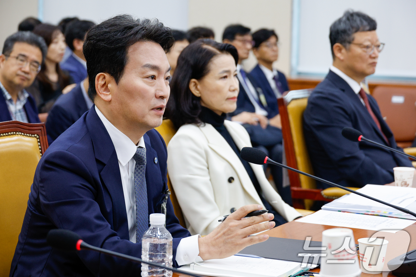 (서울=뉴스1) 안은나 기자 = 박장범 한국방송공사(KBS) 사장이 26일 서울 여의도 국회에서 열린 과학기술정보방송통신위원회 제428회국회(임시회) 제2차 전체회의에 출석해 의원 …