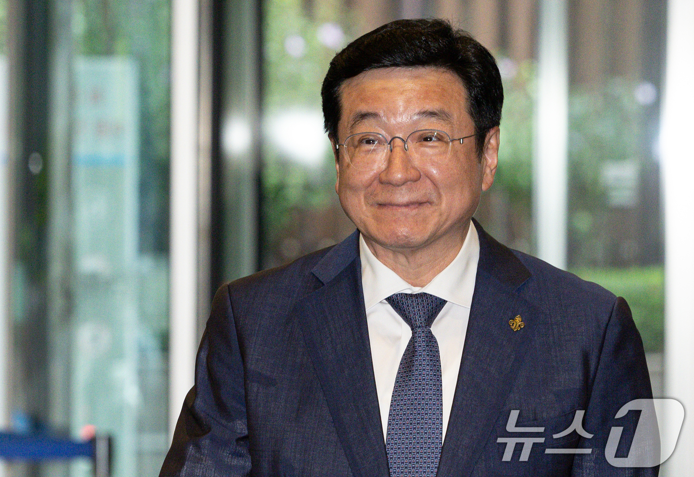 (서울=뉴스1) 이재명 기자 = 이찬희 삼성 준법감시위원회(준감위) 위원장이 26일 오후 서울 서초구 삼성생명 사옥에서 열린 준감위 정례회의에 참석하고 있다. 2025.8.26/뉴 …