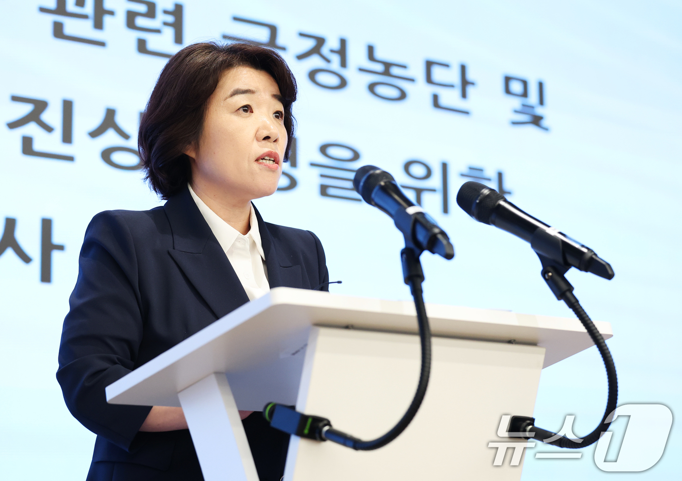 (서울=뉴스1) 오대일 기자 = 윤석열 전 대통령 부인 김건희 여사와 관련한 각종 의혹 사건을 수사하는 민중기 특별검사팀 오정희 특검보가 26일 오후 서울 종로구 KT광화문빌딩에 …