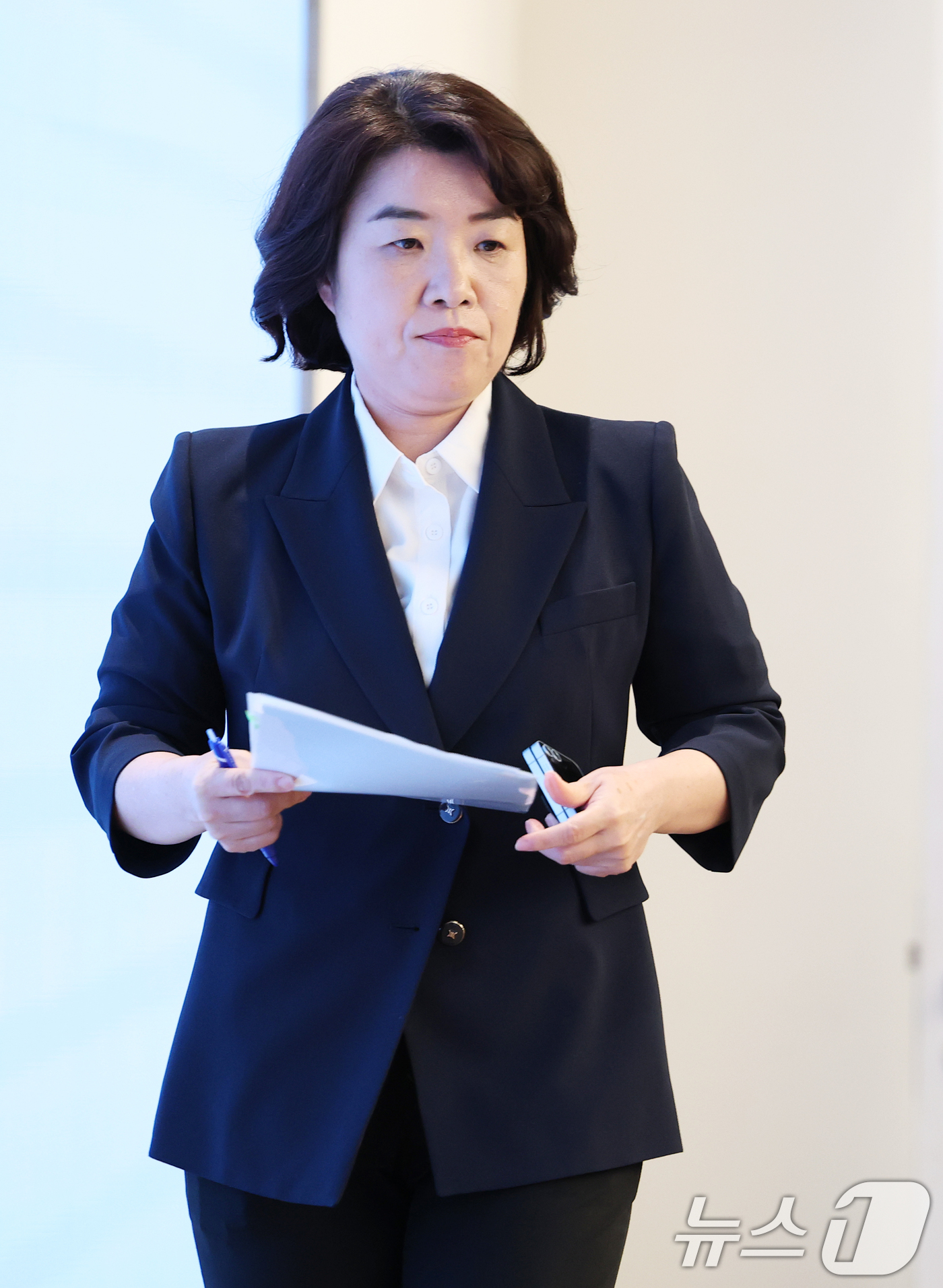 (서울=뉴스1) 오대일 기자 = 윤석열 전 대통령 부인 김건희 여사와 관련한 각종 의혹 사건을 수사하는 민중기 특별검사팀 오정희 특검보가 26일 오후 서울 종로구 KT광화문빌딩에 …