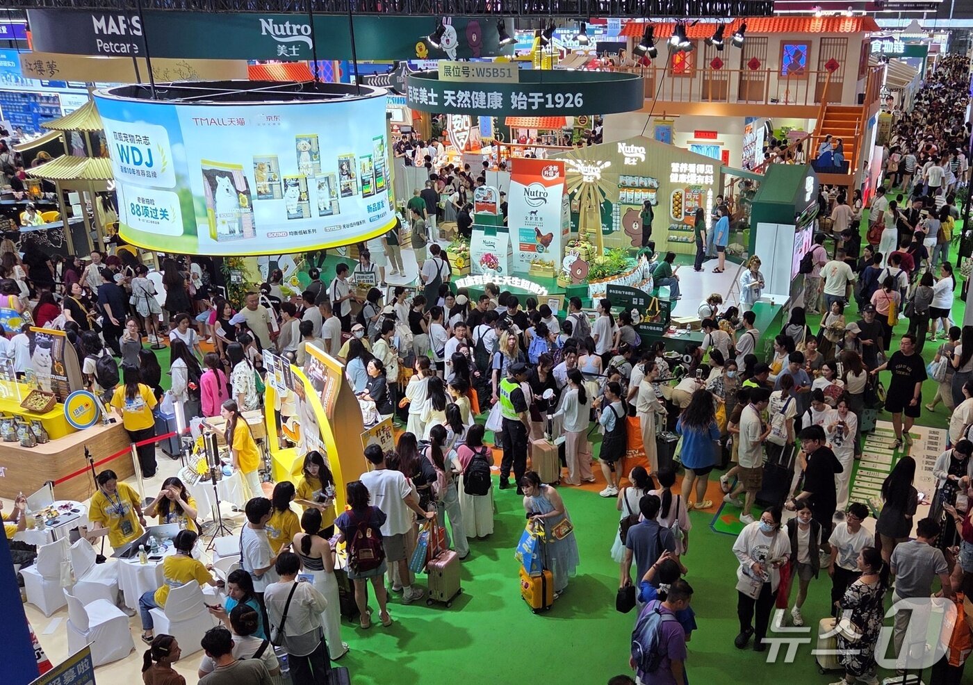 본문 이미지 - 22일 중국 상해에서 열린 '펫페어 아시아'에 설치된 마즈 부스. ⓒ 뉴스1