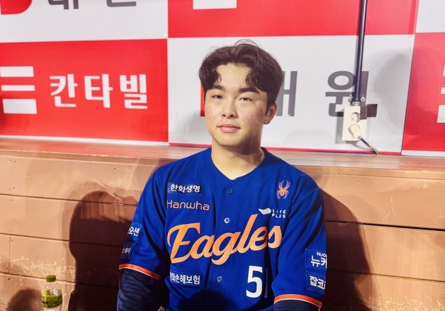 채은성의 '말하는 대로'…문현빈 결승포에는 주장 주문 있었다