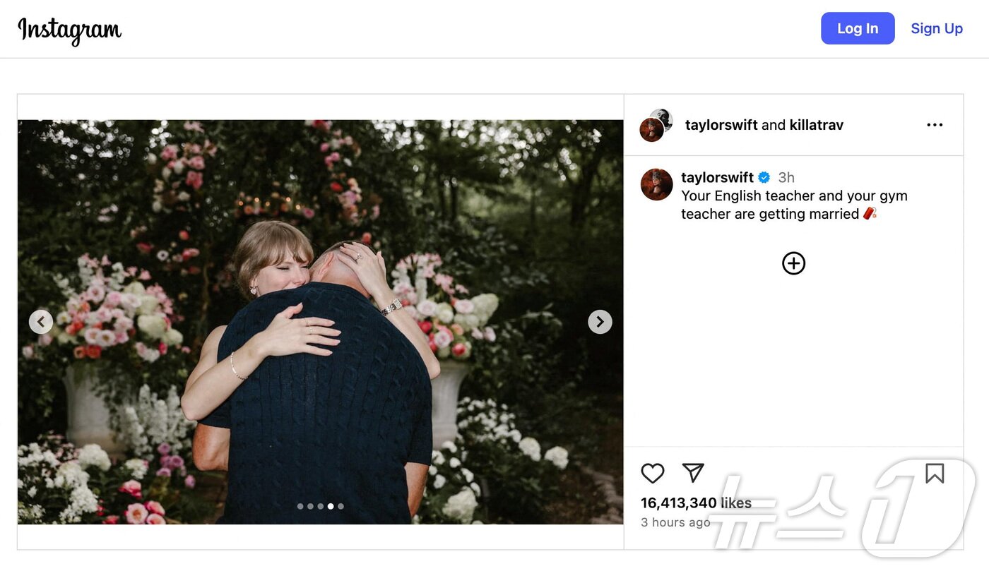 본문 이미지 - NFL 선수 트래비스 케시가 테일러 스위프트에게 프러포즈를 하는 장면, 인스타 갈무리 ⓒ 로이터=뉴스1 ⓒ News1 박형기 기자