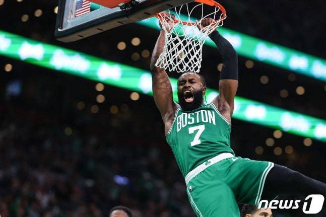 본문 이미지 - 보스턴 셀틱스의 제일런 브라운. ⓒ AFP=뉴스1