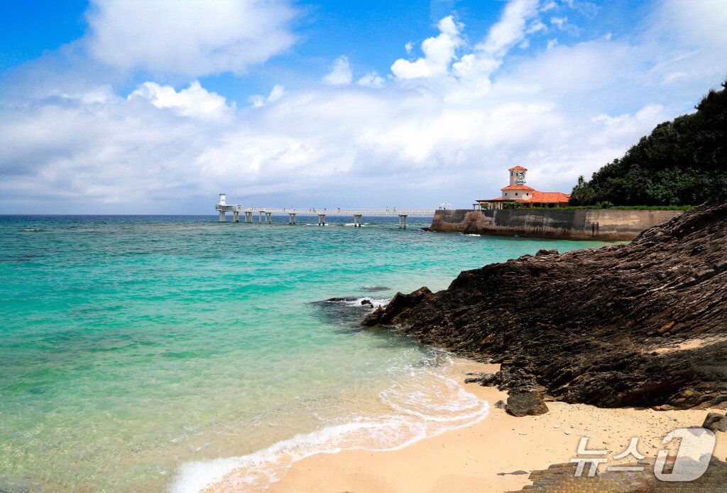 본문 이미지 - 오키나와 본섬 남서쪽 약 300km 지점에 자리한 미야코지마&#40;호텔스컴바인 제공&#41;
