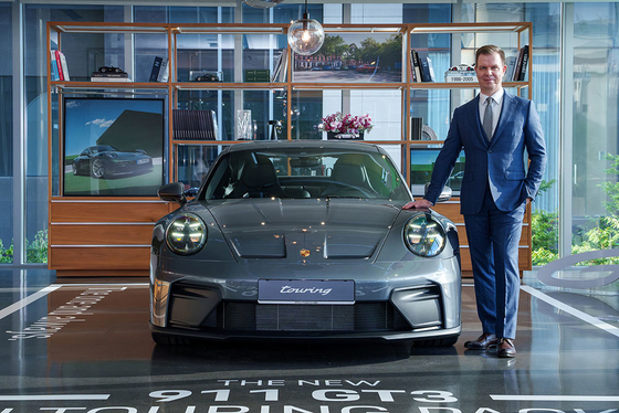 포르쉐코리아, 1.3억 기부…취약층 난방비·난치병 아동 지원