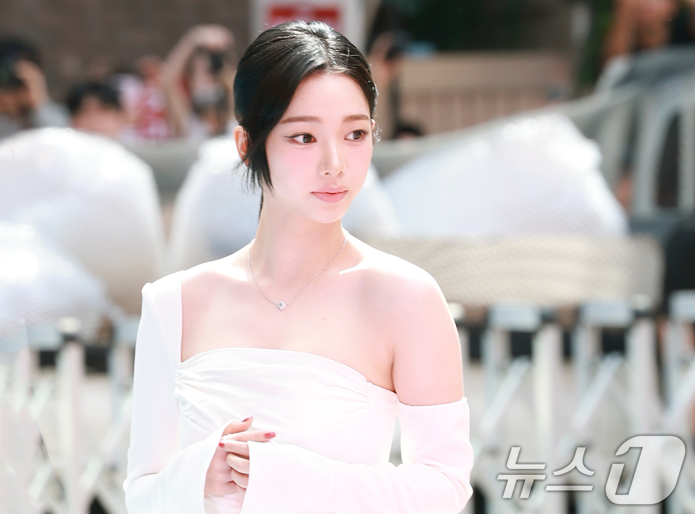 (서울=뉴스1) 권현진 기자 = 에스파 카리나가 27일 오후 서울 성동구 띵스플로우에서 열린 무신사 뷰티 페스타 개최 기념 행사에 참석하고 있다. 2025.8.27/뉴스1