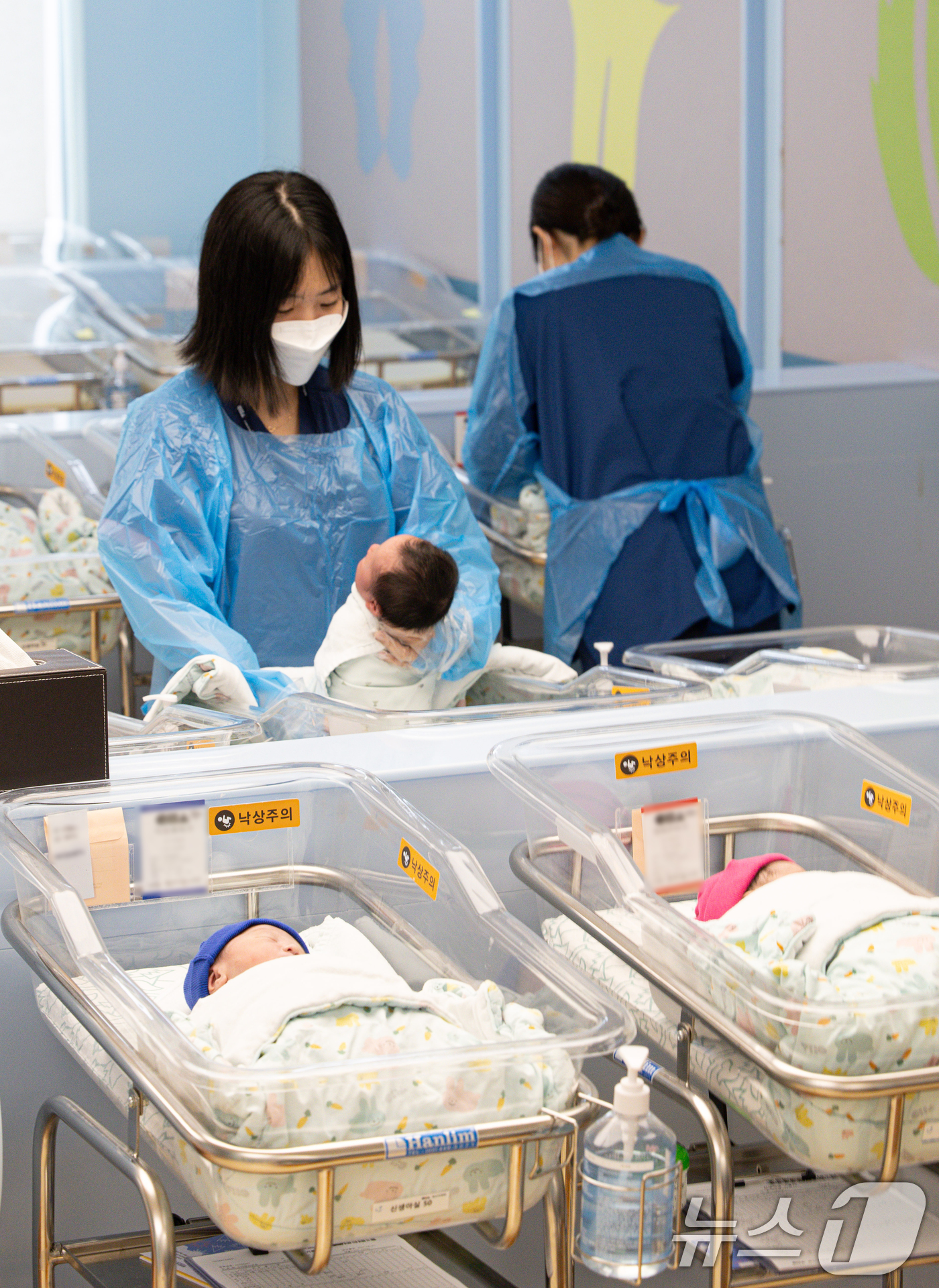 (고양=뉴스1) 이재명 기자 = 지난 6월 출생아 수가 1만 9953명으로 전년 동월 대비 9.4% 증가하며 6월 기준 역대 최대 증가율을 기록했다. 결혼 적령기에 진입한 30대 …