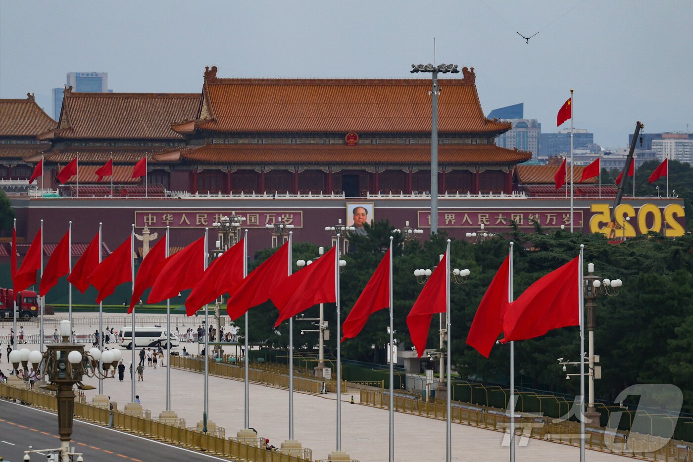 본문 이미지 - 다음 달 3일 항일전쟁 및 세계 반파시스트 전쟁&#40;제2차 세계대전&#41; 승리 80주년 기념 열병식이 열릴 예정인 중국 베이징의 천안문 광장. 2025.08.26 ⓒ 로이터=뉴스1 ⓒ News1 김지완 기자