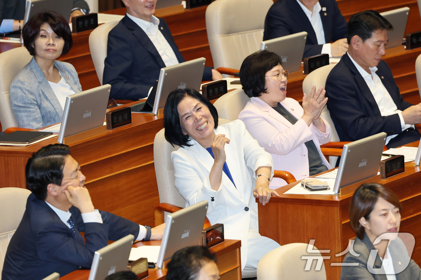 (서울=뉴스1) 이승배 기자 = 최민희 더불어민주당 의원이 27일 오후 서울 여의도 국회에서 열린 제428회국회(임시회) 제3차 본회의에서 국민의힘 추천 몫 국가인권위원회 위원(이 …