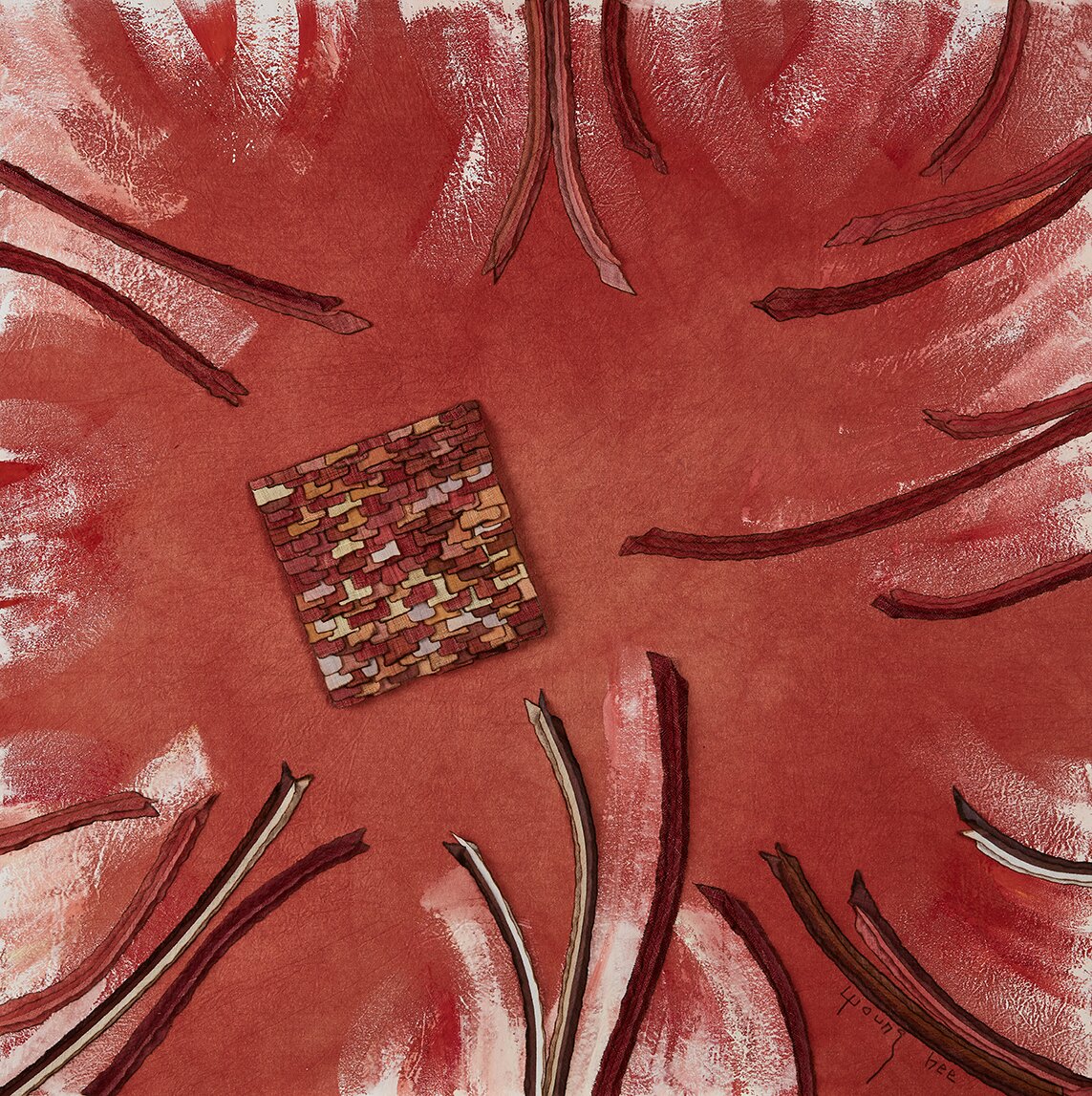 본문 이미지 - 모란, 85cnX85cm, 박영희, Mixed media-fabric on other base and oriental painting, 2025 (갤러리은 제공)