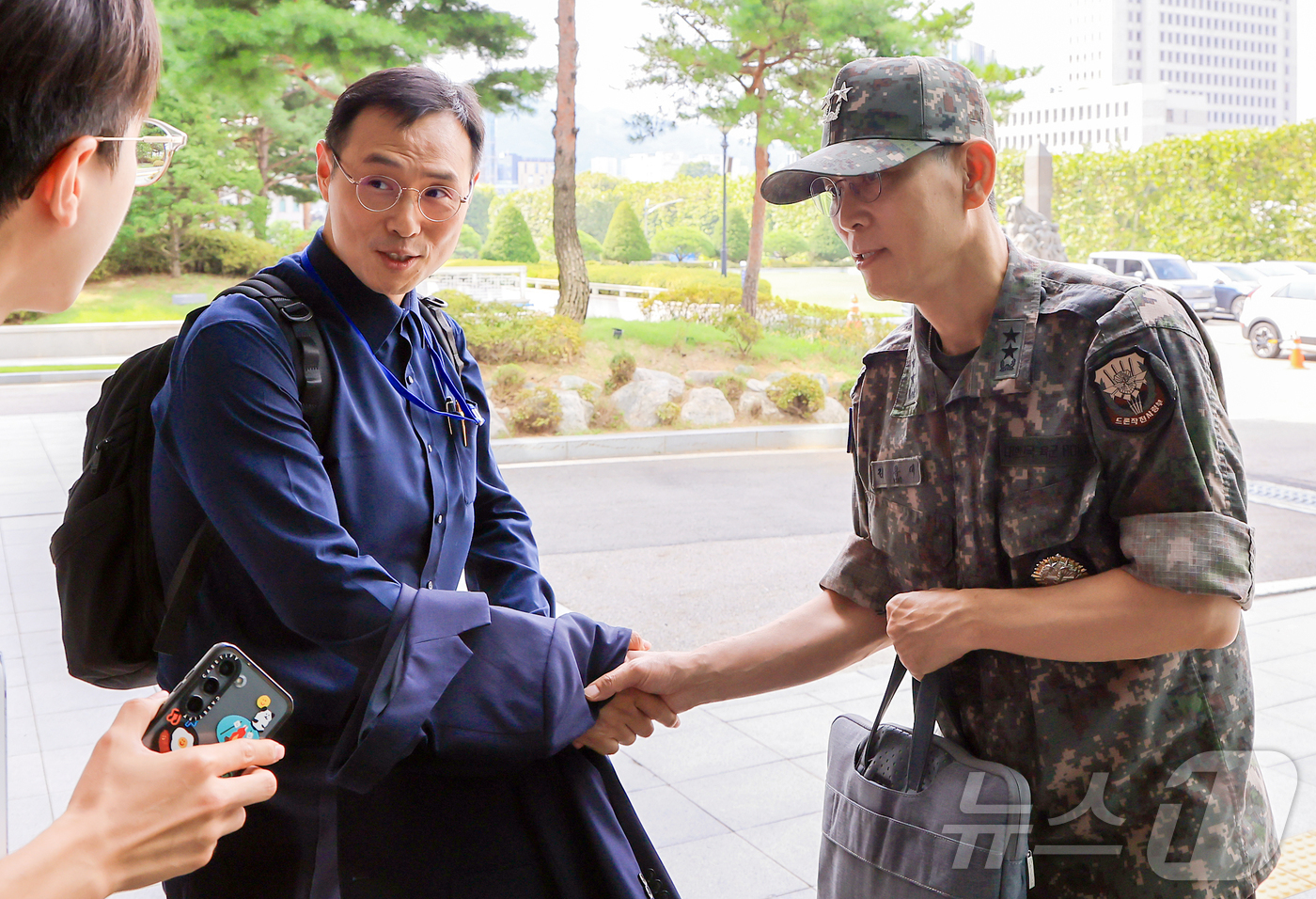 (서울=뉴스1) 김진환 기자 = 김용대 드론작전사령관이 28일 오전 서울 서초구 서울고등검찰청에 마련된 내란 특검팀(특별검사 조은석) 사무실로 조사를 받기 위해 들어서는 중 이승우 …