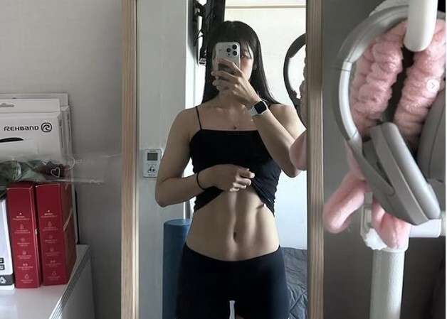 "속옷 입고 복근 사진 시청 역도선수 중징계해달라" 