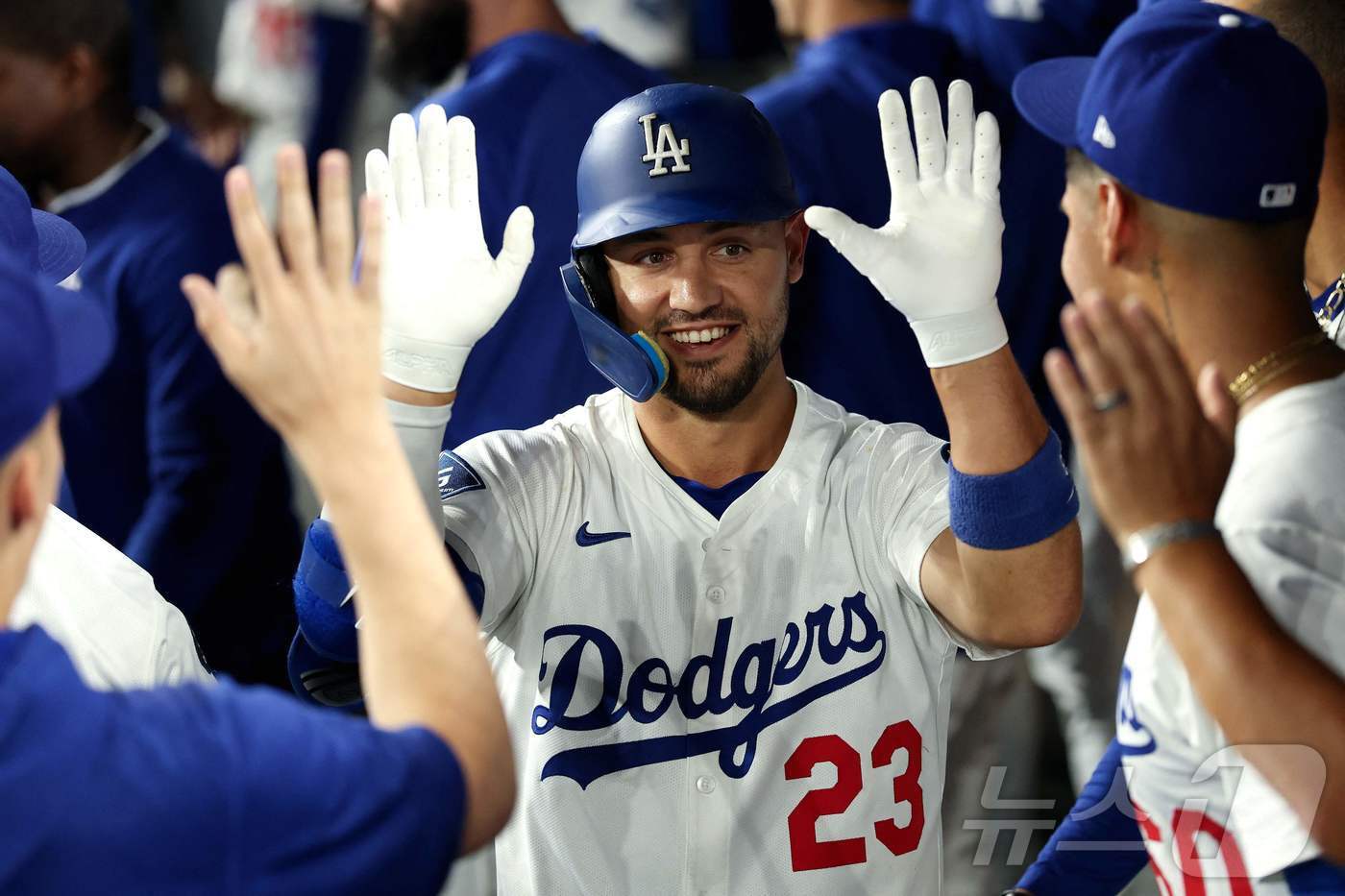본문 이미지 - LA 다저스가 28일(한국시간) 열린 2025 메이저리그 홈 경기에서 신시내티 레즈를 5-1로 꺾고 4연승을 질주했다. ⓒ AFP=뉴스1