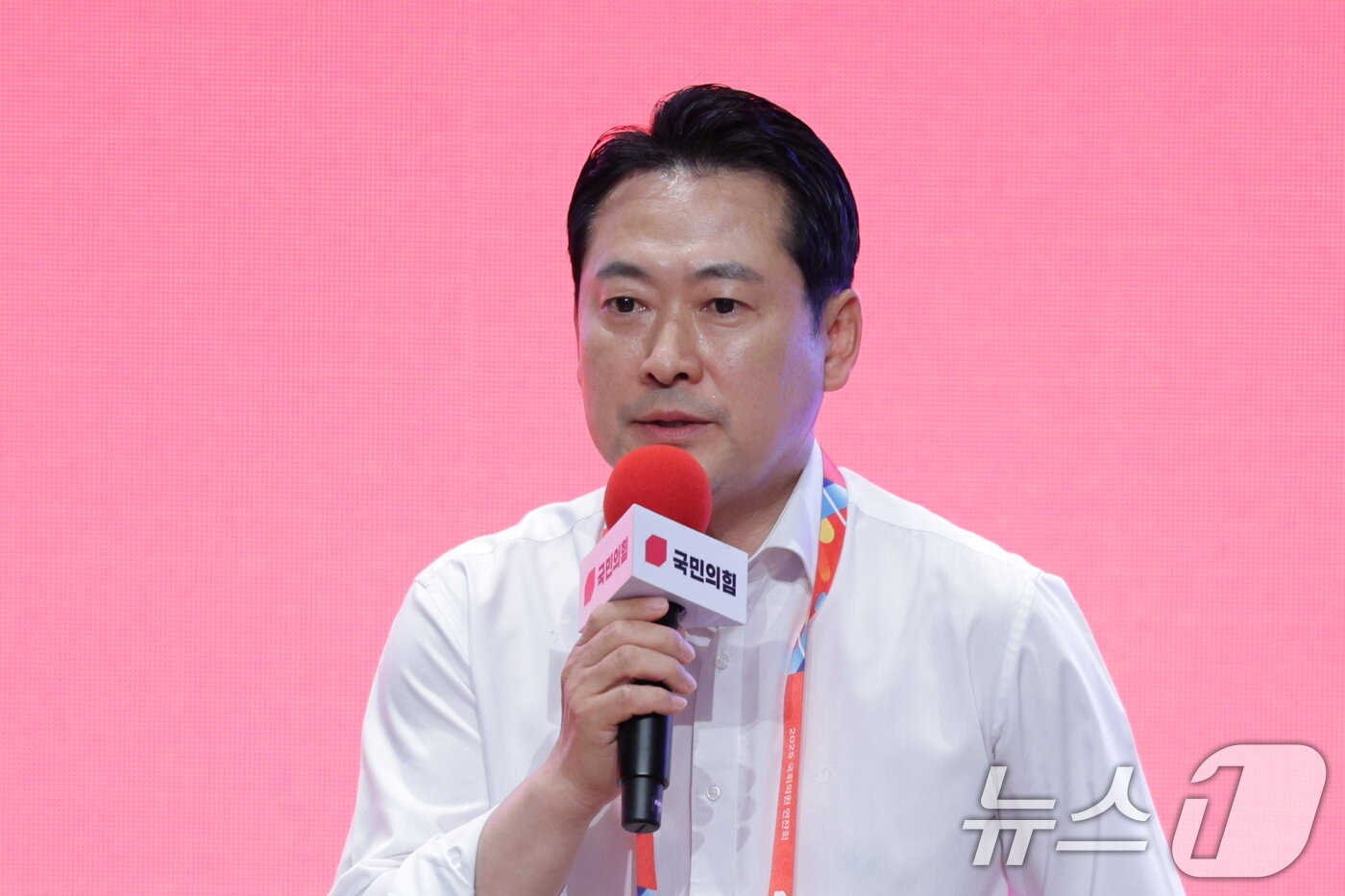 본문 이미지 - 장동혁 국민의힘 대표가 28일 오후 인천 인천국제공항공사 인재개발원에서 열린 국민의힘 연찬회에서 인사말을 하고 있다. 2025.8.28/뉴스1 ⓒ News1 신웅수 기자