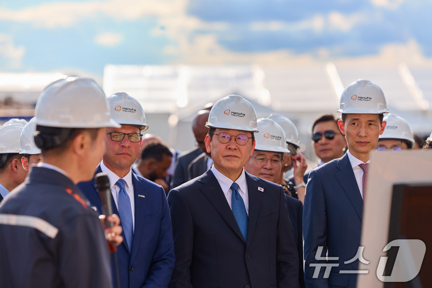 (서울=뉴스1) 이재명 기자 = 이재명 대통령이 26일(현지시간) 필라델피아 한화 필리조선소에서 열린 미국 해양청 발주 국가안보 다목적선 '스테이트 오브 메인'호의 명명식에 참석해 …